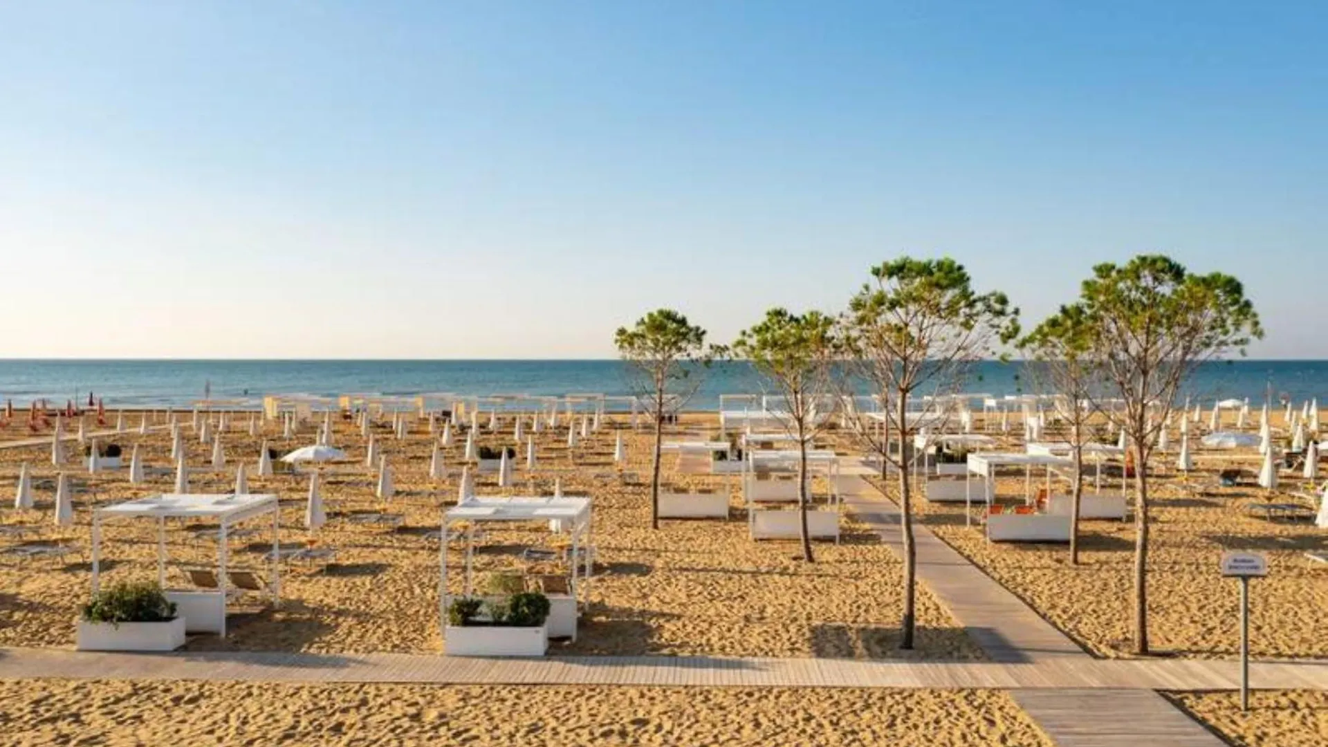Bright Apartment With Ac 350M Far The Sea Bibione Italy